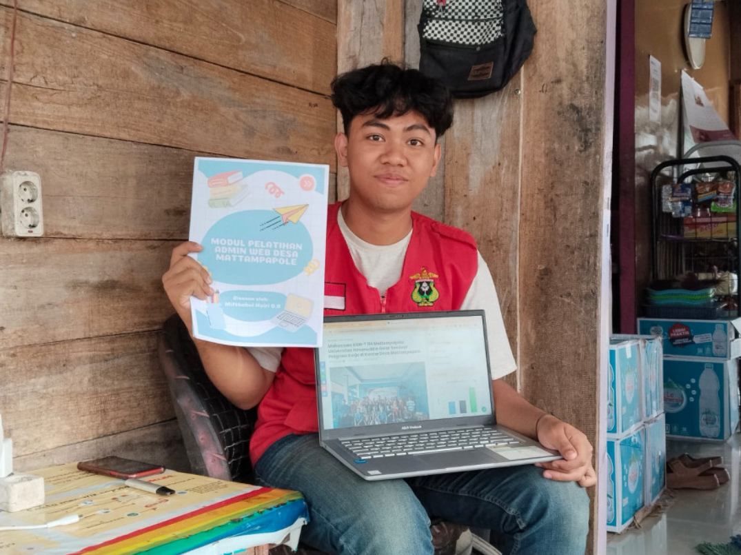 Mahasiswa KKN-T 114 Mattampapole Universitas Hasanuddin Aktifkan Website Resmi Desa Mattampapole Sebagai Sarana Penyampaian Informasi