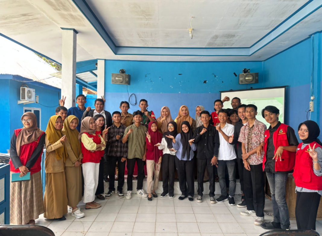 Mahasiswa KKN-T 114 Mattampapole Universitas Hasanuddin Fasilitasi Pelantikan Pengurus Badan Pengelola Harian Lembah Hijau