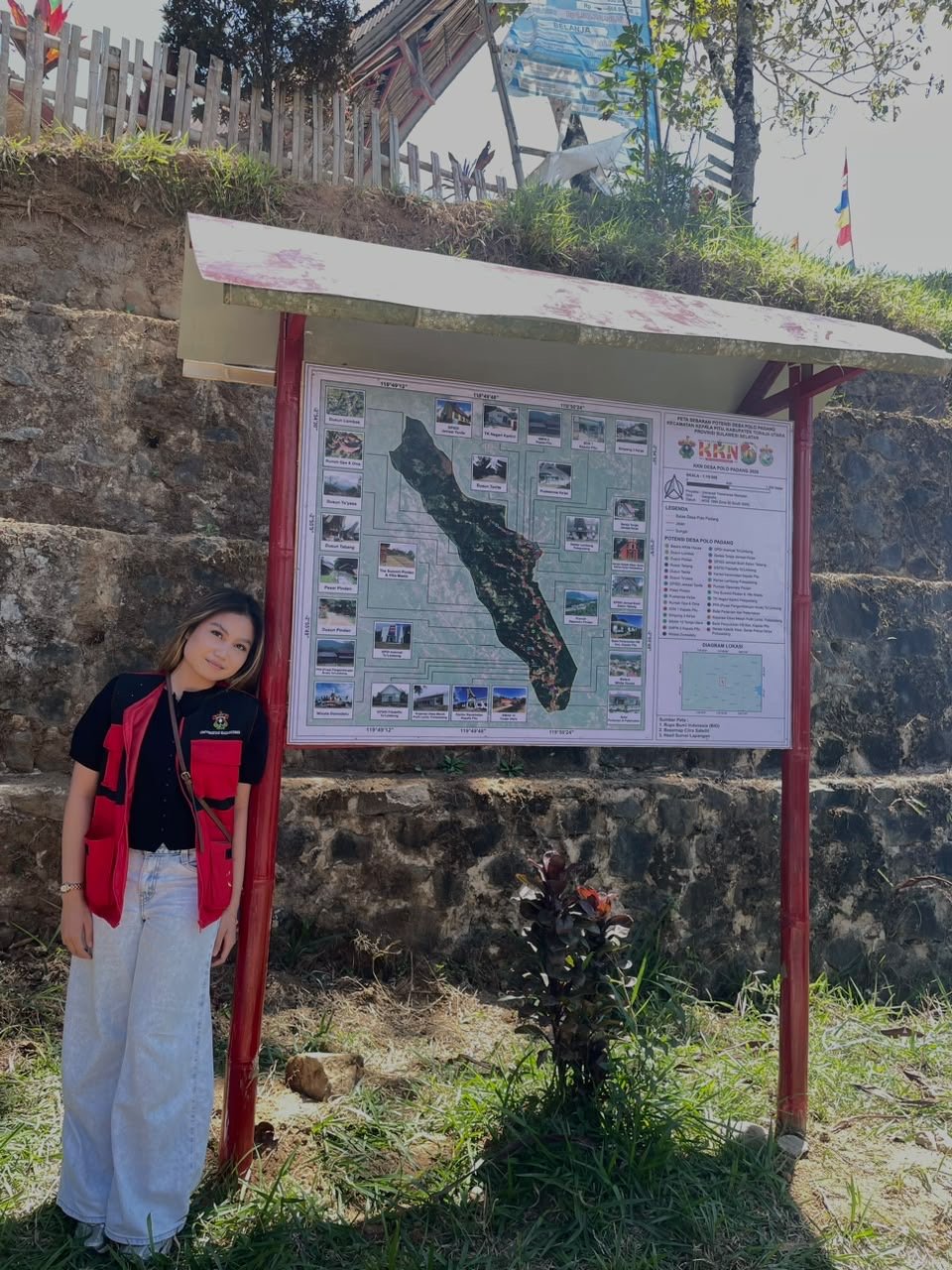 KKN Unhas Gelombang 116 Pasang Peta Wilayah untuk Perkuat Informasi Geografis Lembang Polopadang