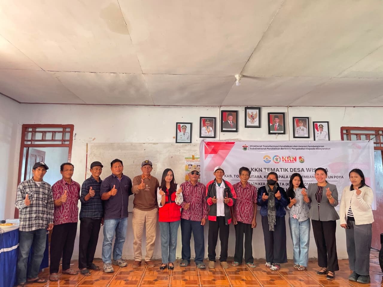 Mahasiswa KKN Unhas Gelar Sosialisasj Layanan Adminduk dan Aplikasi IKD bagi Masyarakat Lembang Kantun Poya