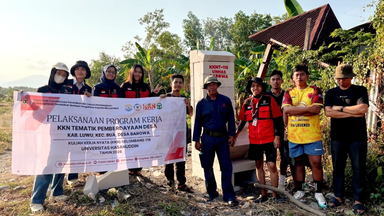 Mahasiswa KKNT 116 Unhas membuat Incinerator Sederhana sebagai alat pembakar sampah minim asap yang menjadi teknologi tepat guna dalam pengolahan sampah di desa